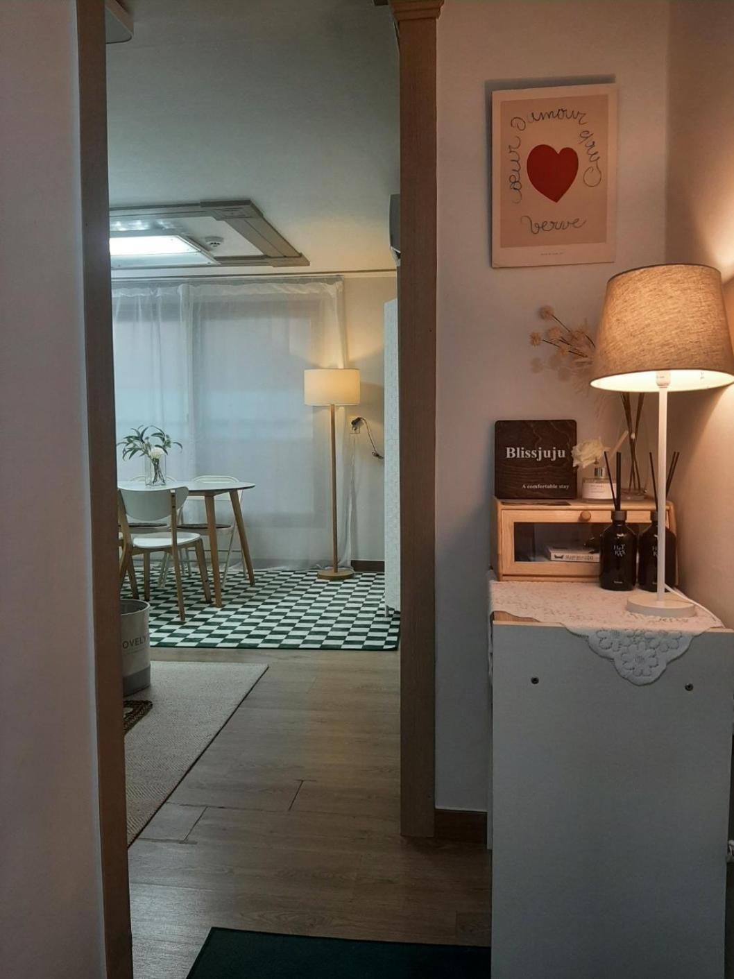 Apartment Bliss Juju Seoul